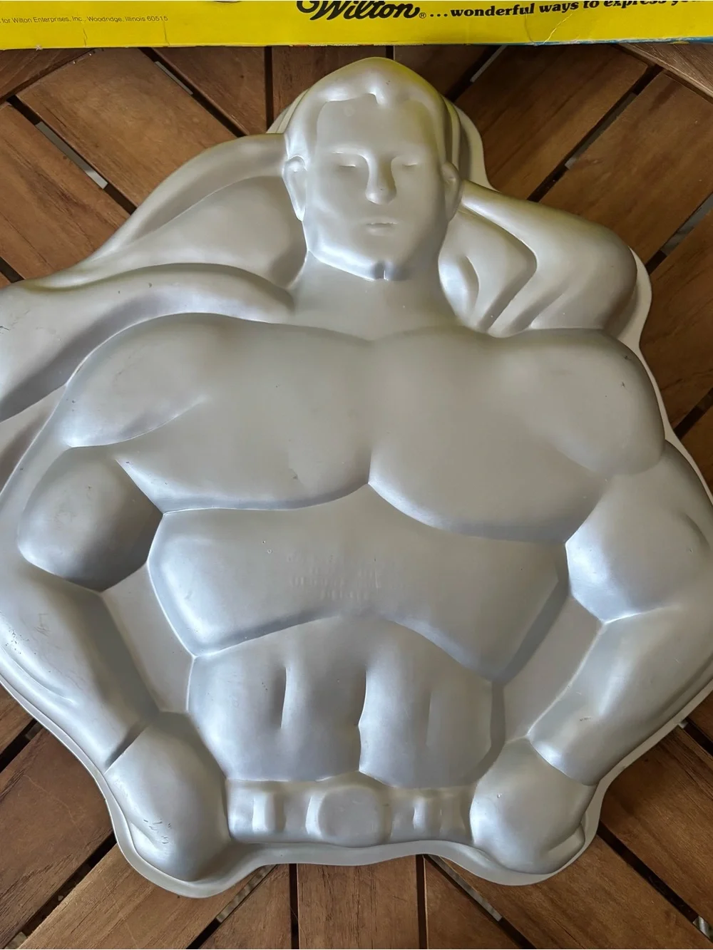 Wilton aluminum cake